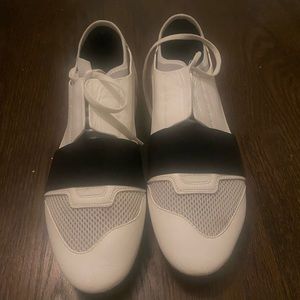 Men’s size 42 race runner great condition